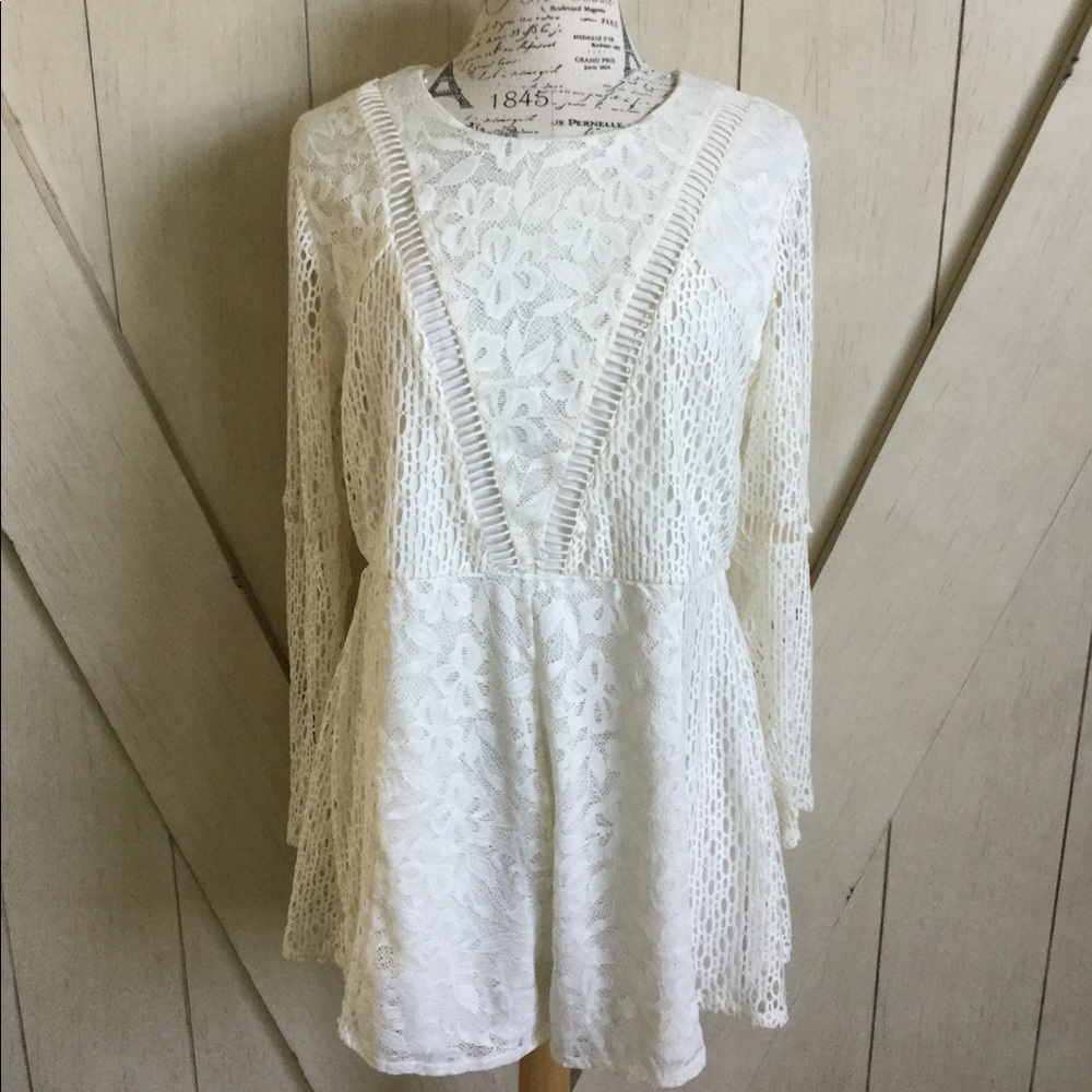 ❄️ASOS White Lace Laser-Cut Romper❄️